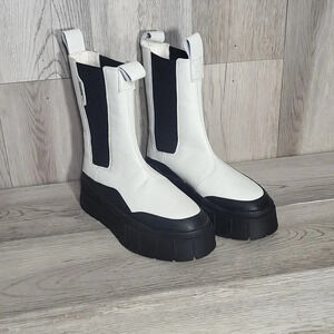 🛍Puma‎ Mayze Stack Chelsea Boot White Black Slip On Womens Size 5.5